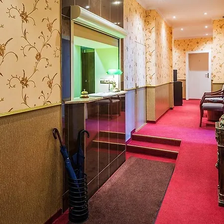 ペンション ミシェル ゲストハウス ベルリン