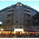 Konukevi Hotel-pension Michele Berlin